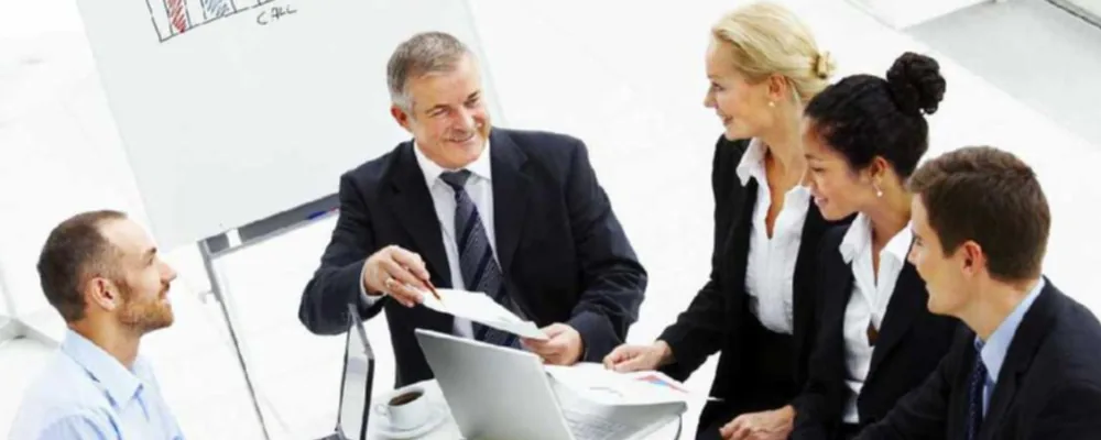 Mesa de trabalho de assessoria contábil em Cubatão